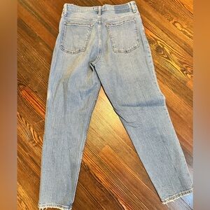 Abercrombie & Fitch The Mom High Rise